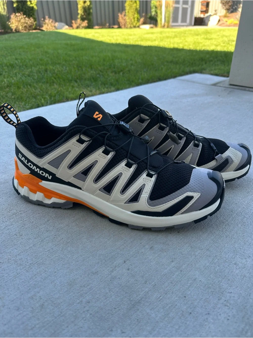 Salomon worn one